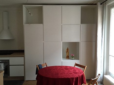 Meubles de rangement à persiennes